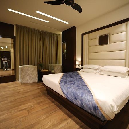 Hotel Prince Viraj Джабалпур Екстериор снимка