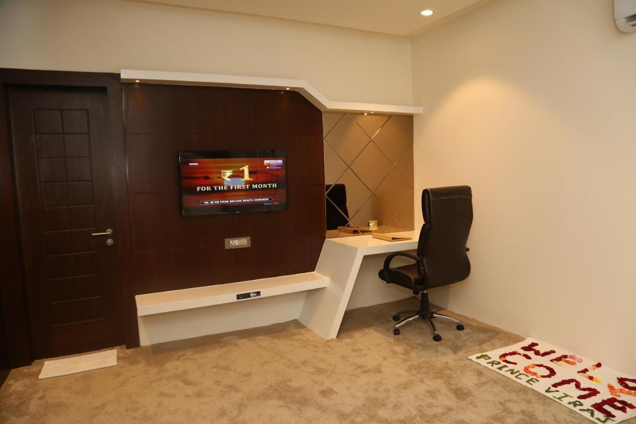 Hotel Prince Viraj Джабалпур Екстериор снимка